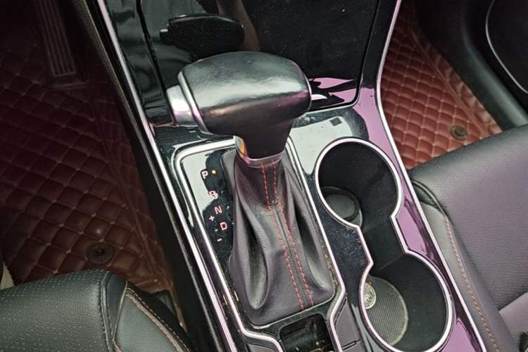 Used Kia KX5 2019 2.0L Automatic 2WD Comfort Edition Gear Lever