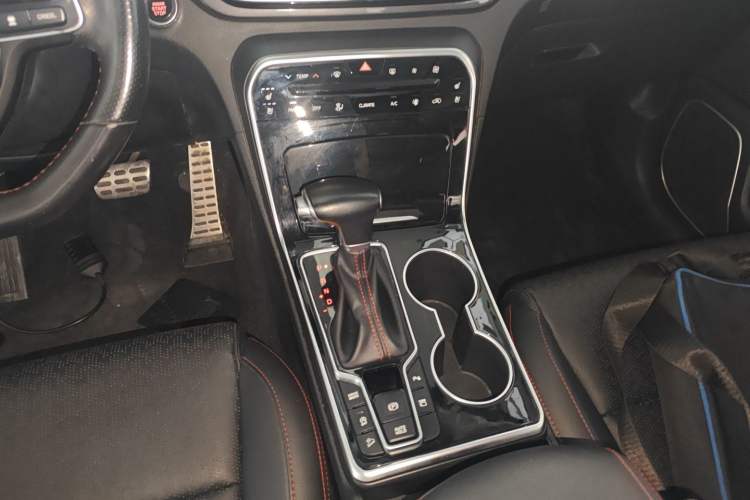 Used Kia KX5 2019 1.6T Automatic Two-Wheel Drive Luxury Edition Gear Lever