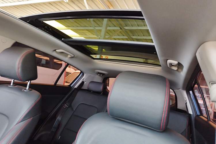 Used Kia KX5 2019 1.6T Automatic Two-Wheel Drive Luxury Edition Headliner