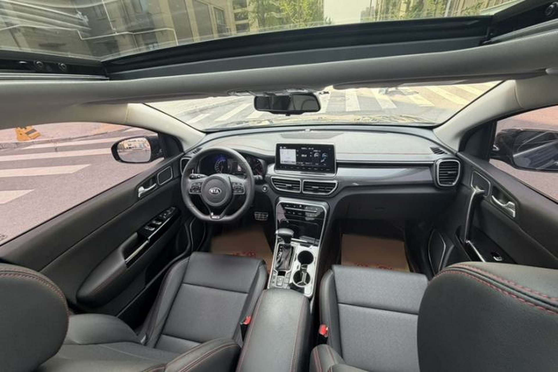 Used Kia KX5 2019 1.6T Automatic Two-Wheel Drive Luxury Edition Interior 5