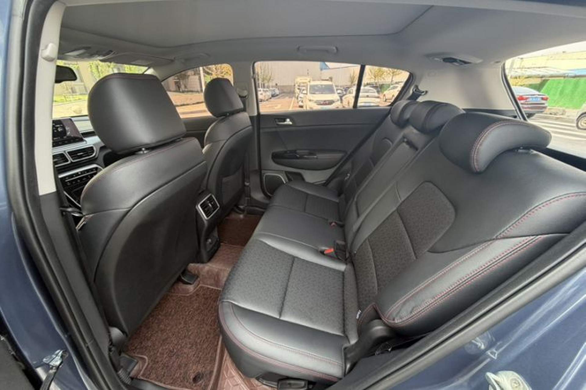 Used Kia KX5 2019 1.6T Automatic Two-Wheel Drive Luxury Edition Interior 6