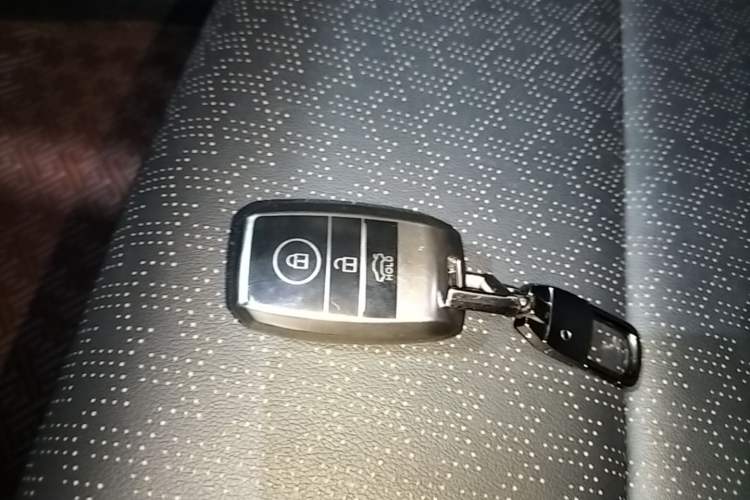 Used Kia KX5 2019 1.6T Automatic Two-Wheel Drive Luxury Edition Vehicle Key