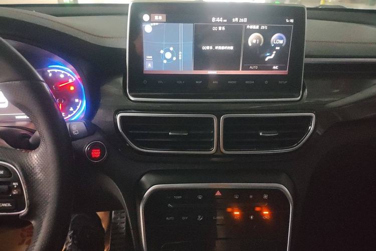 Used Kia KX5 2019 1.6T Automatic Two-Wheel Drive Luxury Edition Audio And AC Panel