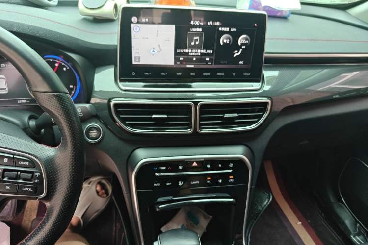 Used Kia KX5 2019 1.6T Automatic Two-Wheel Drive Luxury Edition Audio And AC Panel