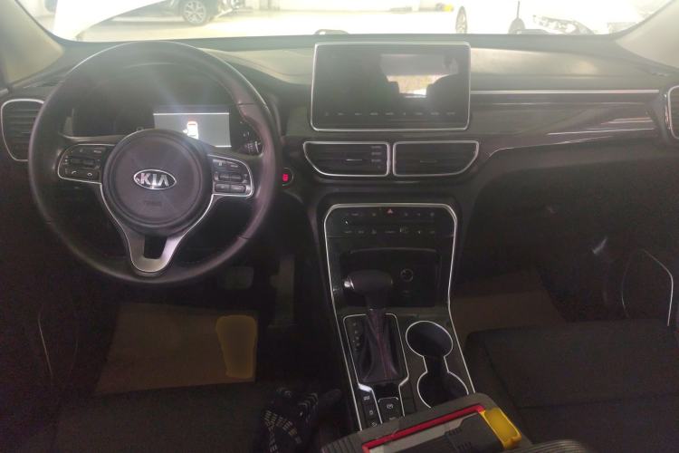 Used Kia KX5 2019 2.0L Automatic 2WD Comfort Edition Center Console