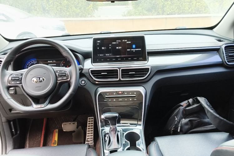 Used Kia KX5 2019 1.6T Automatic Two-Wheel Drive Elite Edition Center Console