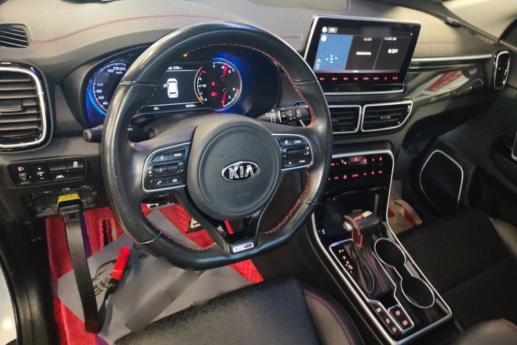 Used Kia KX5 2019 1.6T Automatic Two-Wheel Drive Luxury Edition Center Console