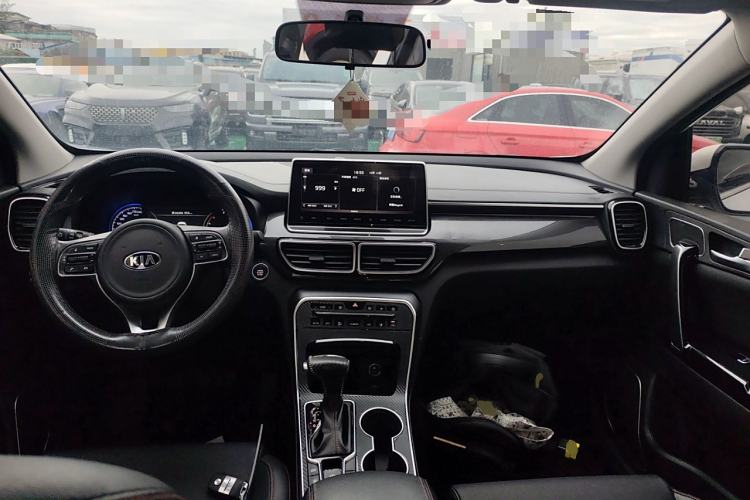 Used Kia KX5 2019 2.0L Automatic 2WD Comfort Edition Center Console