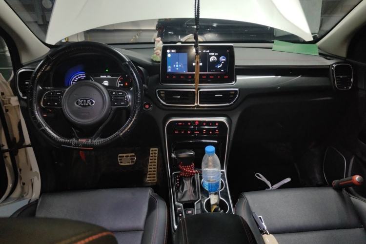 Used Kia KX5 2019 1.6T Automatic Two-Wheel Drive Luxury Edition Center Console