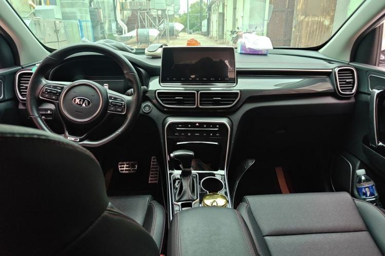 Used Kia KX5 2019 1.6T Automatic Two-Wheel Drive Luxury Edition Center Console