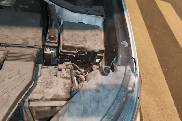 Used Kia KX5 2019 1.6T Automatic Two-Wheel Drive Luxury Edition Engine Bay Left