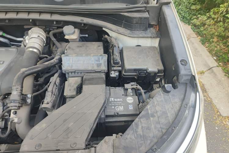 Used Kia KX5 2019 1.6T Automatic Two-Wheel Drive Luxury Edition Engine Bay Left