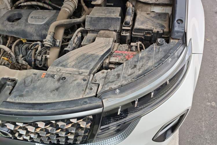 Used Kia KX5 2019 1.6T Automatic Two-Wheel Drive Luxury Edition Engine Bay Left