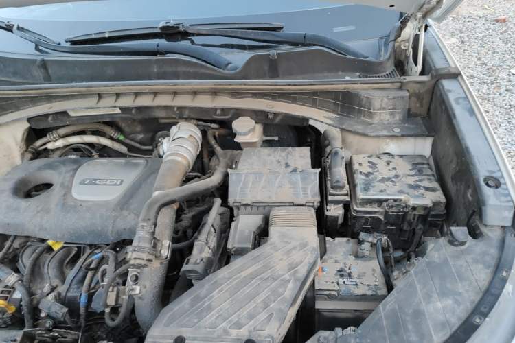 Used Kia KX5 2019 1.6T Automatic Two-Wheel Drive Elite Edition Engine Bay Left