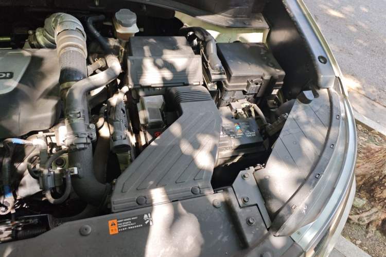 Used Kia KX5 2019 1.6T Automatic Two-Wheel Drive Elite Edition Engine Bay Left