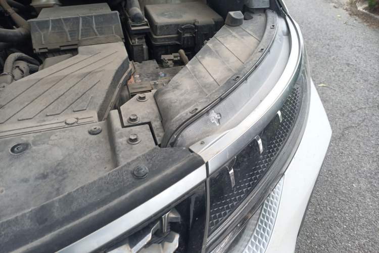 Used Kia KX5 2019 1.6T Automatic Two-Wheel Drive Elite Edition Engine Bay Left