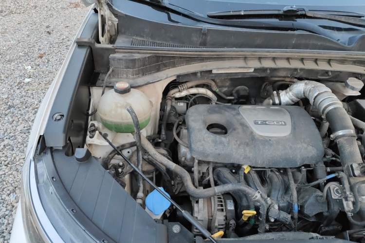 Used Kia KX5 2019 1.6T Automatic Two-Wheel Drive Elite Edition Engine Bay Right