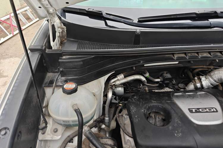 Used Kia KX5 2019 1.6T Automatic Two-Wheel Drive Luxury Edition Engine Bay Right
