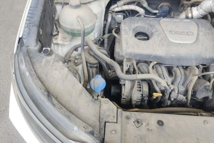 Used Kia KX5 2019 1.6T Automatic Two-Wheel Drive Luxury Edition Engine Bay Right