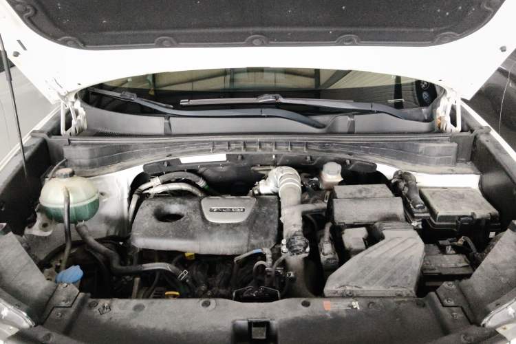 Used Kia KX5 2019 1.6T Automatic Two-Wheel Drive Luxury Edition Engine Bay