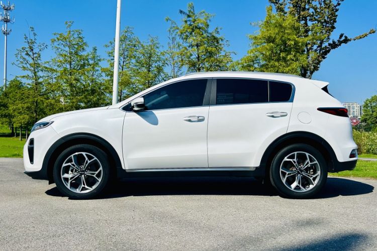 Used Kia KX5 2019 2.0L Automatic Two-Wheel Drive Fashion Edition Exterior 2