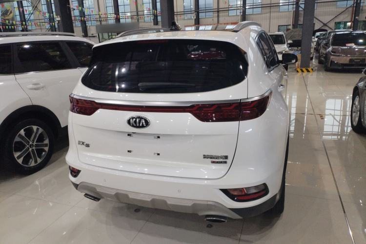 Used Kia KX5 2019 1.6T Automatic Two-Wheel Drive Elite Edition Exterior 4