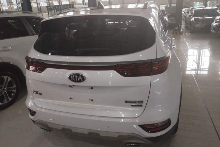 Used Kia KX5 2019 1.6T Automatic Two-Wheel Drive Elite Edition Exterior 4
