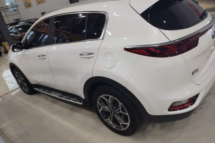 Used Kia KX5 2019 1.6T Automatic Two-Wheel Drive Elite Edition Exterior 5