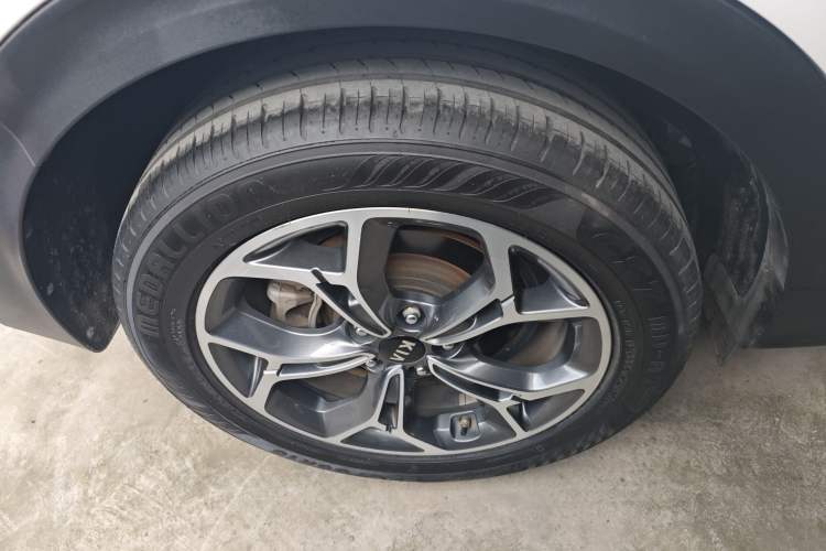 Used Kia KX5 2019 1.6T Automatic Two-Wheel Drive Luxury Edition Exterior 8