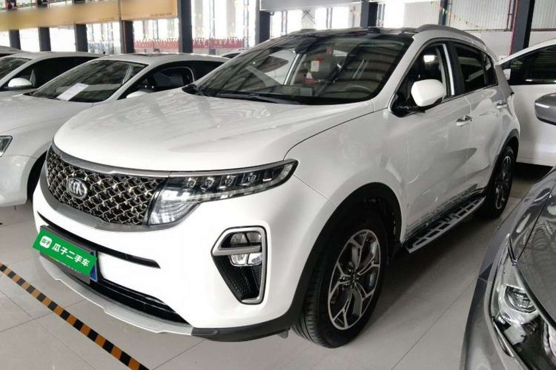 Used Kia KX5 2019 1.6T Automatic Two-Wheel Drive Luxury Edition Front Left 45 Deg