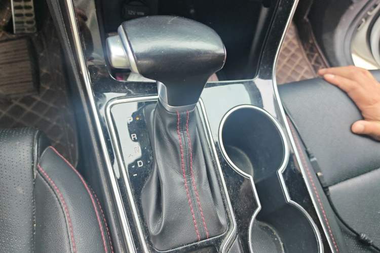 Used Kia KX5 2019 1.6T Automatic Two-Wheel Drive Luxury Edition Gear Lever