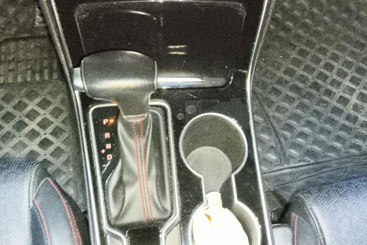 Used Kia KX5 2019 1.6T Automatic Two-Wheel Drive Luxury Edition Gear Lever