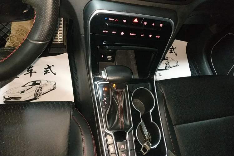 Used Kia KX5 2019 1.6T Automatic Two-Wheel Drive Luxury Edition Gear Lever