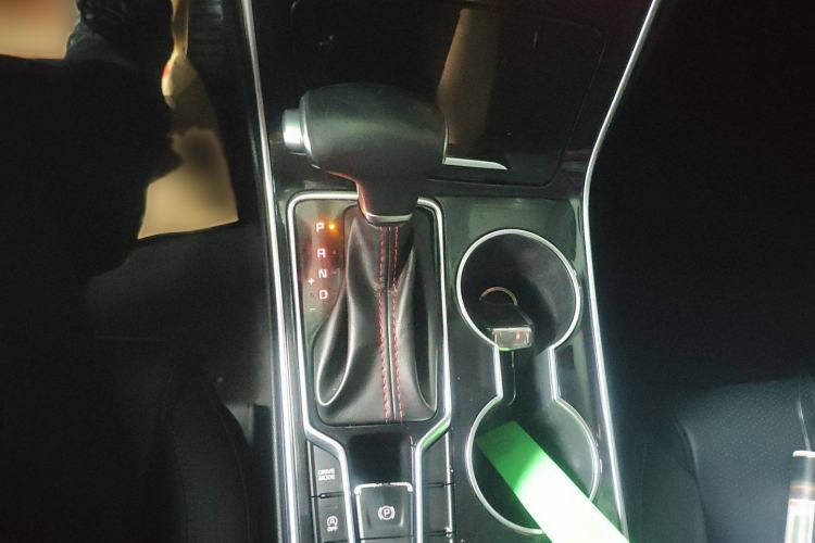 Used Kia KX5 2019 1.6T Automatic Two-Wheel Drive Luxury Edition Gear Lever