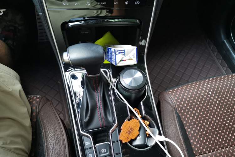 Used Kia KX5 2019 1.6T Automatic Two-Wheel Drive Luxury Edition Gear Lever
