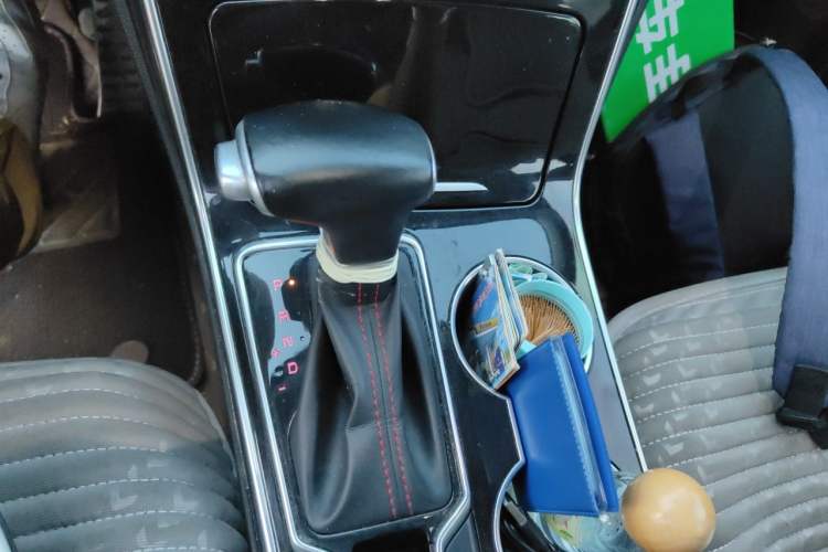 Used Kia KX5 2019 1.6T Automatic Two-Wheel Drive Elite Edition Gear Lever