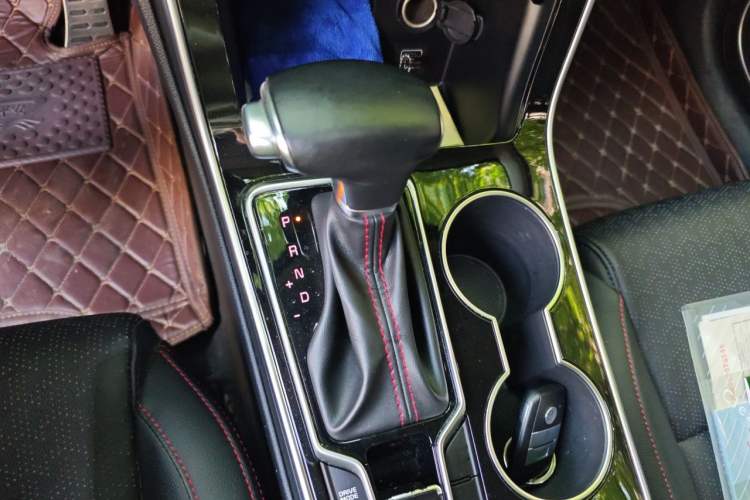Used Kia KX5 2019 1.6T Automatic Two-Wheel Drive Elite Edition Gear Lever
