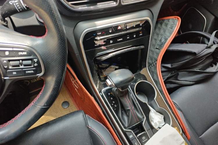 Used Kia KX5 2019 1.6T Automatic Two-Wheel Drive Elite Edition Gear Lever