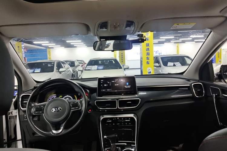 Used Kia KX5 2019 2.0L Automatic 2WD Comfort Edition Headliner