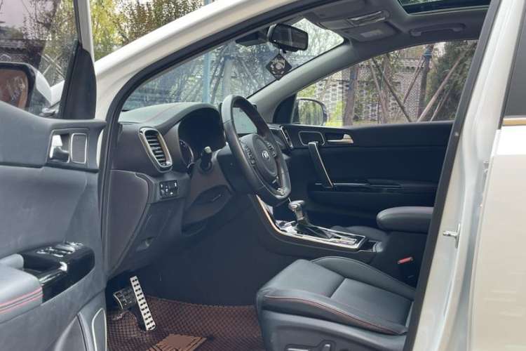 Used Kia KX5 2019 1.6T Automatic Two-Wheel Drive Luxury Edition Interior 1