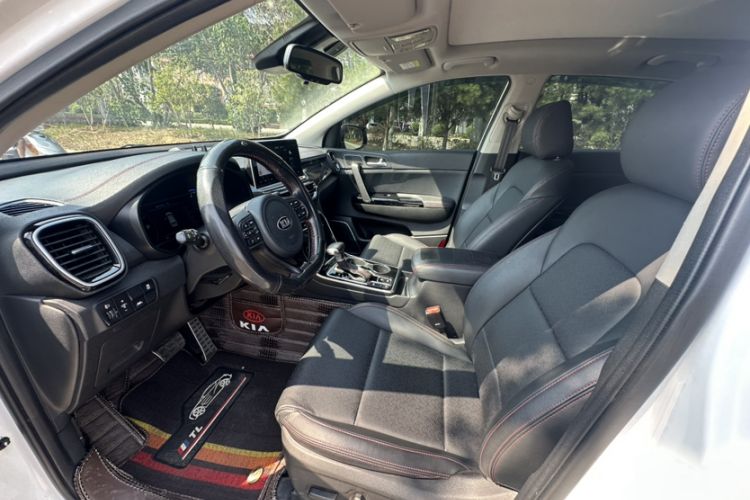 Used Kia KX5 2019 1.6T Automatic Two-Wheel Drive Luxury Edition Interior 1