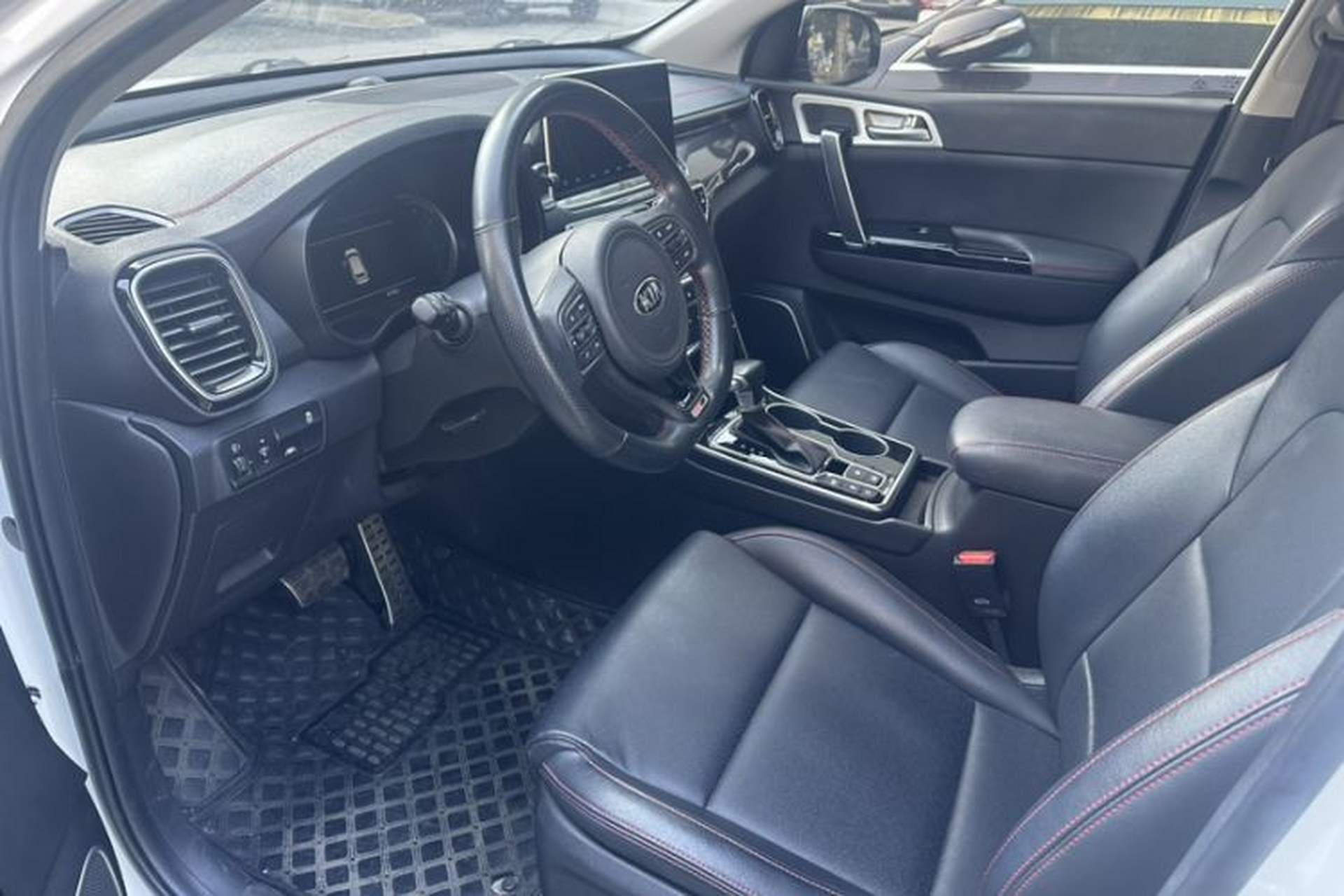 Used Kia KX5 2019 1.6T Automatic Two-Wheel Drive Luxury Edition Interior 2