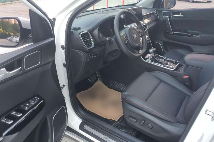 Used Kia KX5 2019 1.6T Automatic Two-Wheel Drive Luxury Edition Interior 2