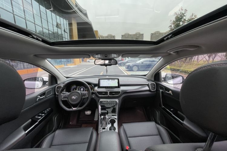 Used Kia KX5 2019 1.6T Automatic Two-Wheel Drive Luxury Edition Interior 3