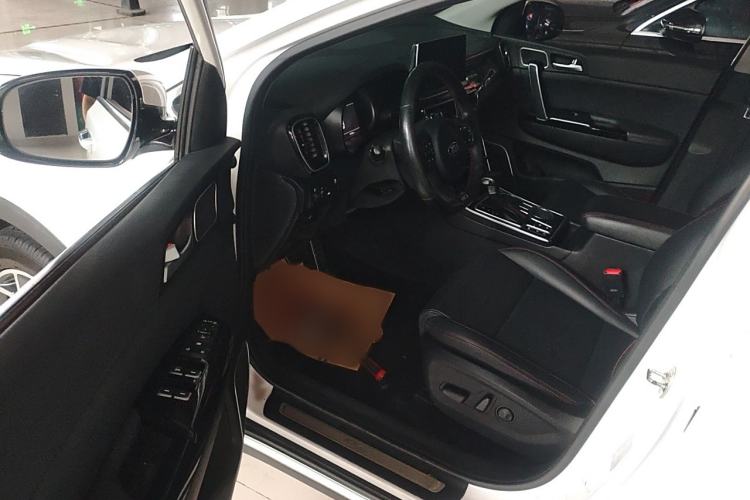 Used Kia KX5 2019 1.6T Automatic Two-Wheel Drive Luxury Edition Interior 3