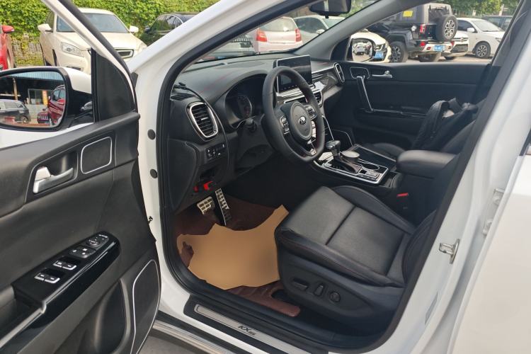 Used Kia KX5 2019 1.6T Automatic Two-Wheel Drive Luxury Edition Interior 3