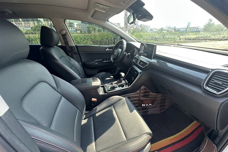 Used Kia KX5 2019 1.6T Automatic Two-Wheel Drive Luxury Edition Interior 3