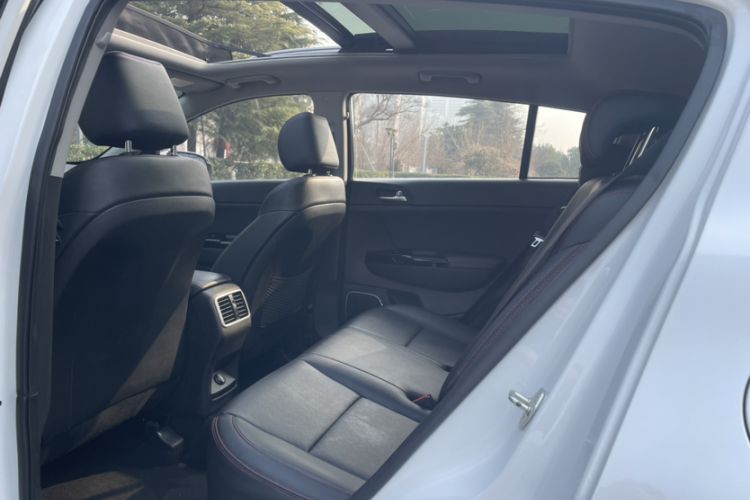Used Kia KX5 2019 2.0L Automatic Two-Wheel Drive Fashion Edition Interior 3