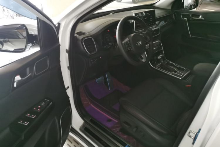 Used Kia KX5 2019 2.0L Automatic 2WD Comfort Edition Interior 4