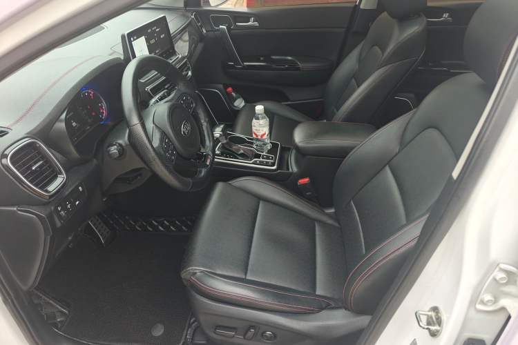 Used Kia KX5 2019 1.6T Automatic Two-Wheel Drive Luxury Edition Interior 5